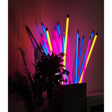 Tube Néon fluo colorés 134cm pour Décoration fluorescente tendance avec pieds